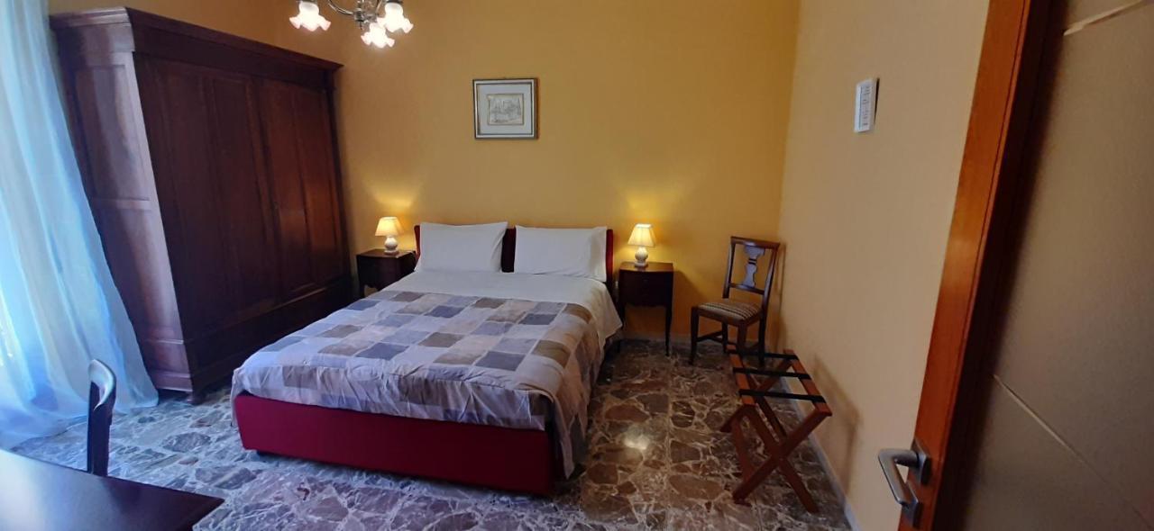 Bed and Breakfast La Riviera Милаццо Экстерьер фото