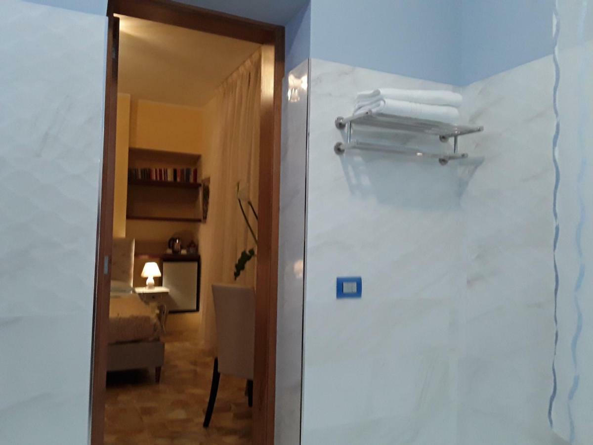 Bed and Breakfast La Riviera Милаццо Экстерьер фото