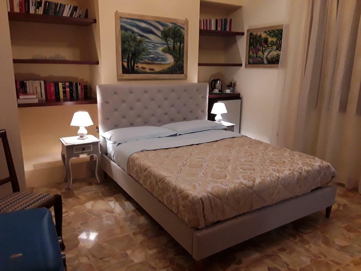 Bed and Breakfast La Riviera Милаццо Экстерьер фото