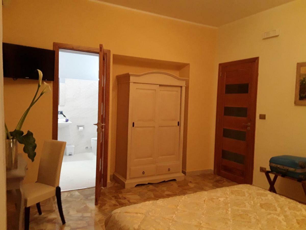Bed and Breakfast La Riviera Милаццо Экстерьер фото