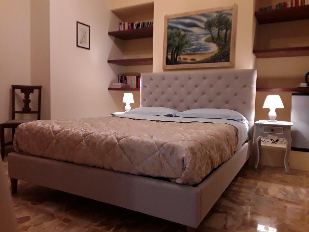 Bed and Breakfast La Riviera Милаццо Экстерьер фото
