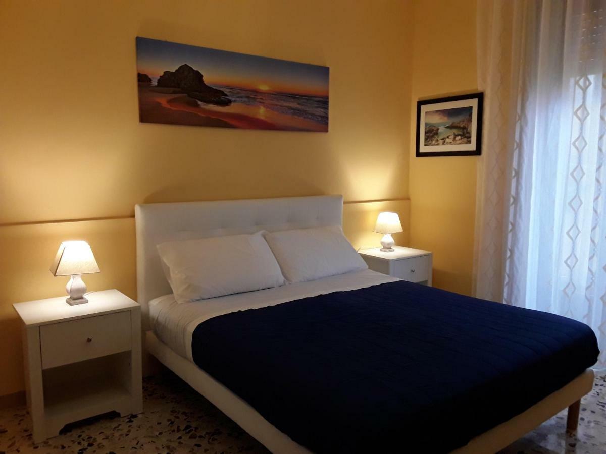 Bed and Breakfast La Riviera Милаццо Экстерьер фото
