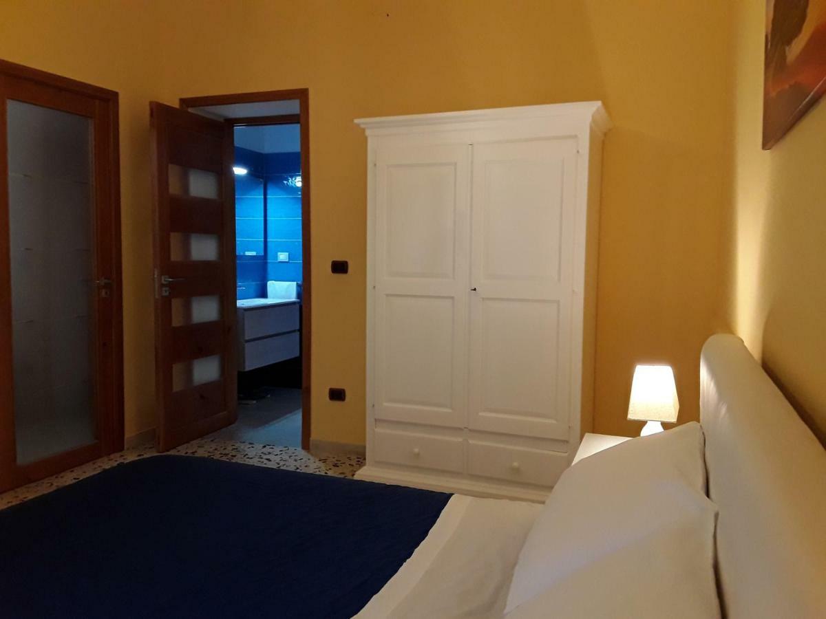 Bed and Breakfast La Riviera Милаццо Экстерьер фото